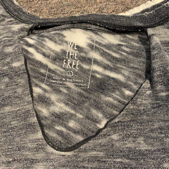 Distressed cut out top - Picture 5 of 5